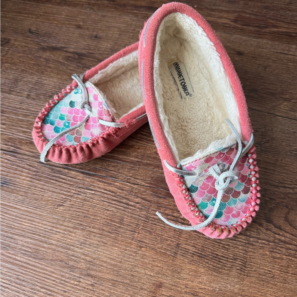 Minnetonka Coral Moccasins with Colorful Scales